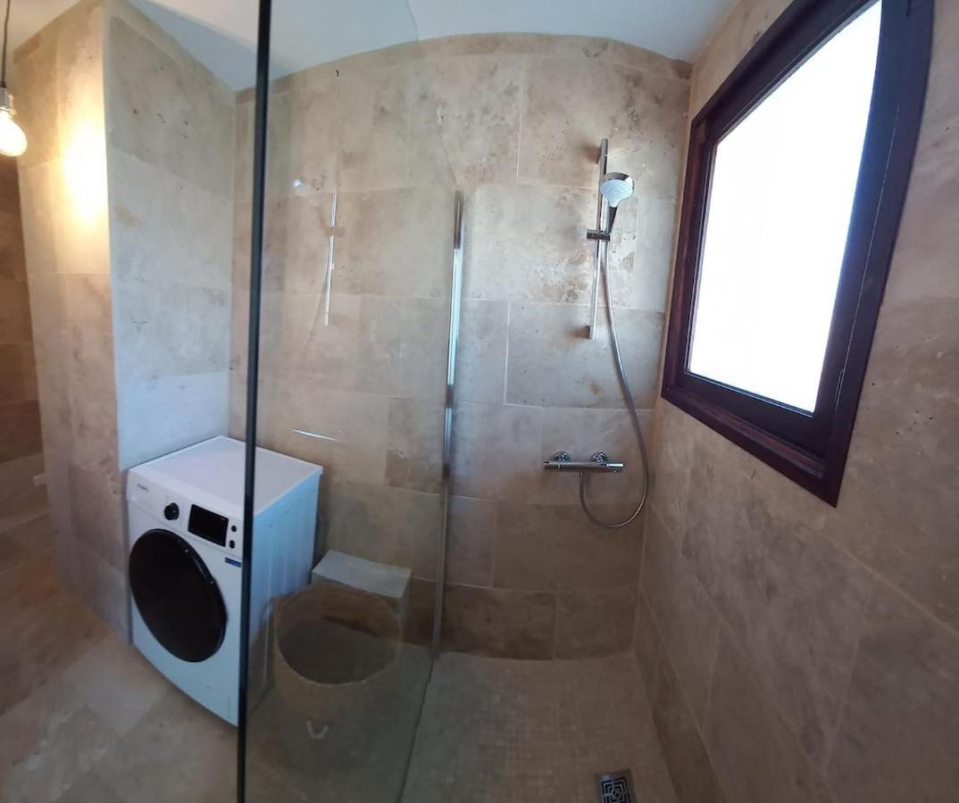 Loft Climatise "La Pinede", 50 M2, Tres Calme, 5 Mn A Pied Des Plages, Lit King Size La Seyne-sur-Mer Bagian luar foto