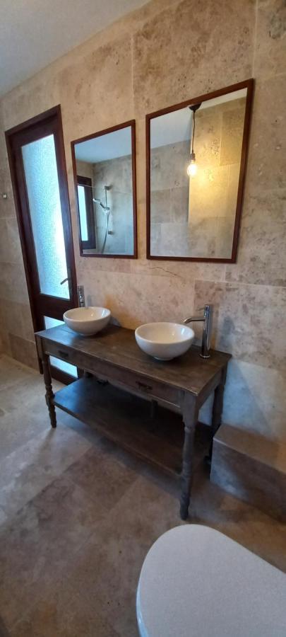 Loft Climatise "La Pinede", 50 M2, Tres Calme, 5 Mn A Pied Des Plages, Lit King Size La Seyne-sur-Mer Bagian luar foto
