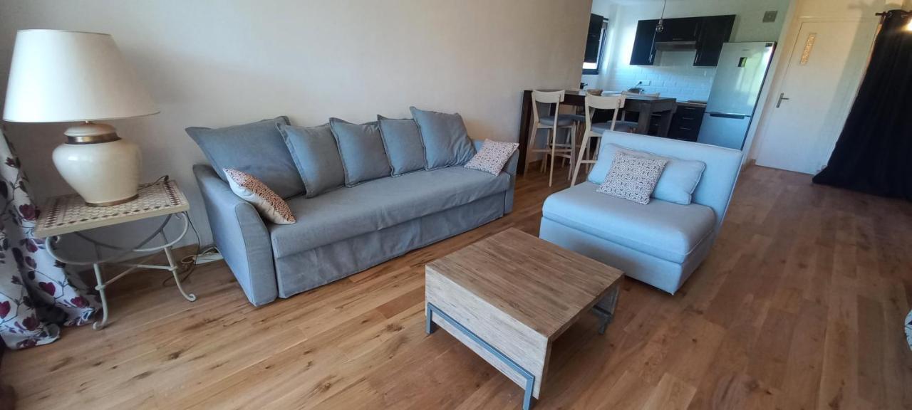 Loft Climatise "La Pinede", 50 M2, Tres Calme, 5 Mn A Pied Des Plages, Lit King Size La Seyne-sur-Mer Bagian luar foto