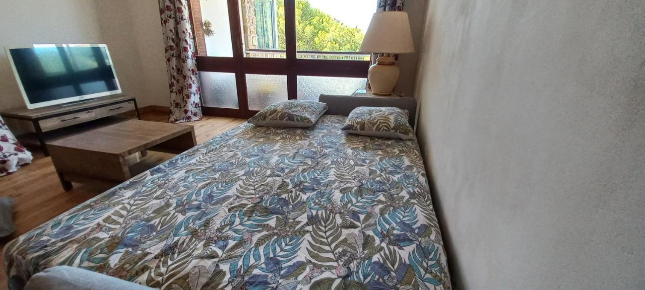 Loft Climatise "La Pinede", 50 M2, Tres Calme, 5 Mn A Pied Des Plages, Lit King Size La Seyne-sur-Mer Bagian luar foto